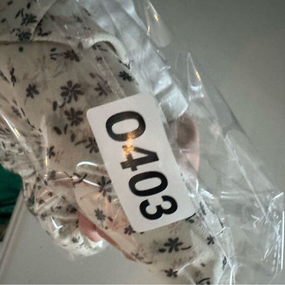 Cabi Gather Blouse sheer loose back adjustable SZ Medium - Picture 8 of 8